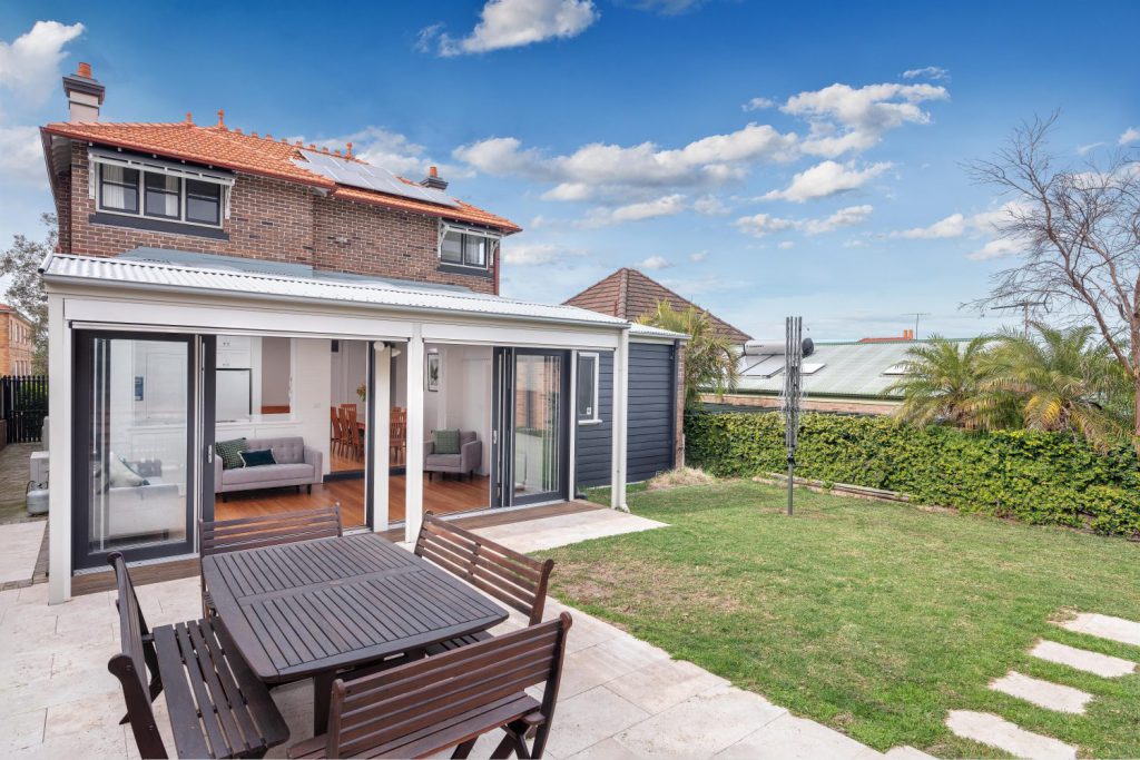 6 Manly Holiday Houses You'll Want to Stay in Beach Stays